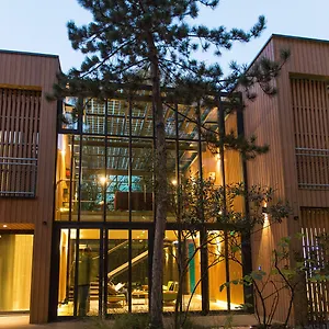 Eden 3*, Paris France